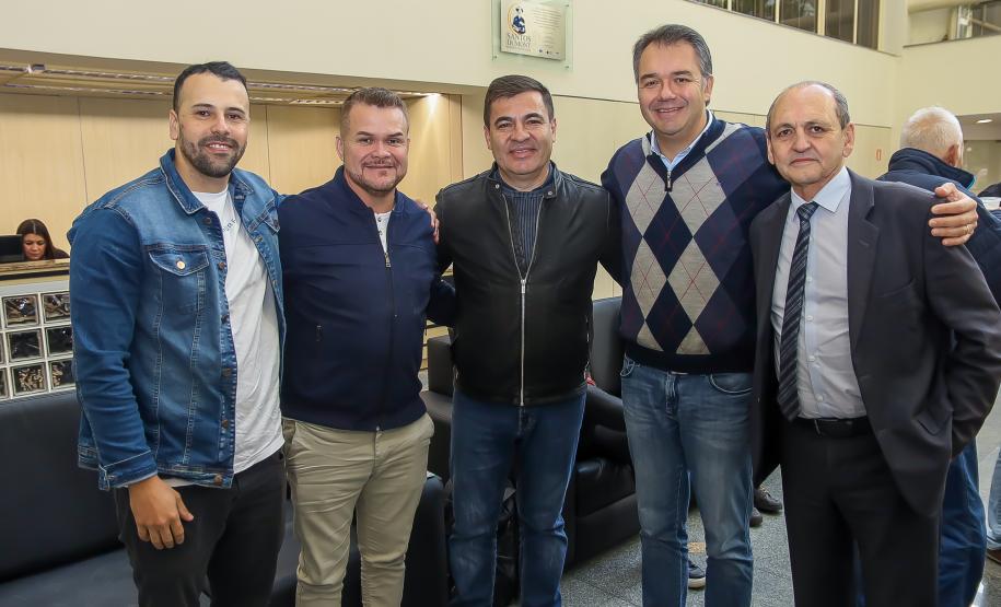 Estado apresenta programa Escritura na Mão para associações de municípios do Litoral e RMC