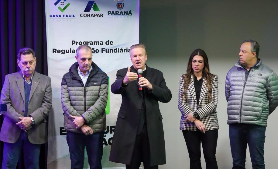 Estado apresenta programa Escritura na Mão para associações de municípios do Litoral e RMC