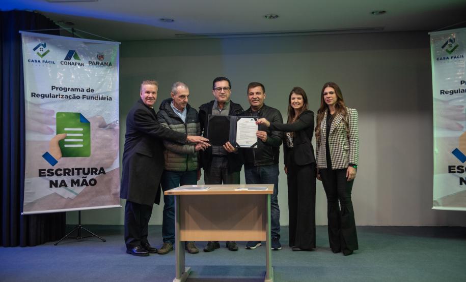 Estado apresenta programa Escritura na Mão para associações de municípios do Litoral e RMC