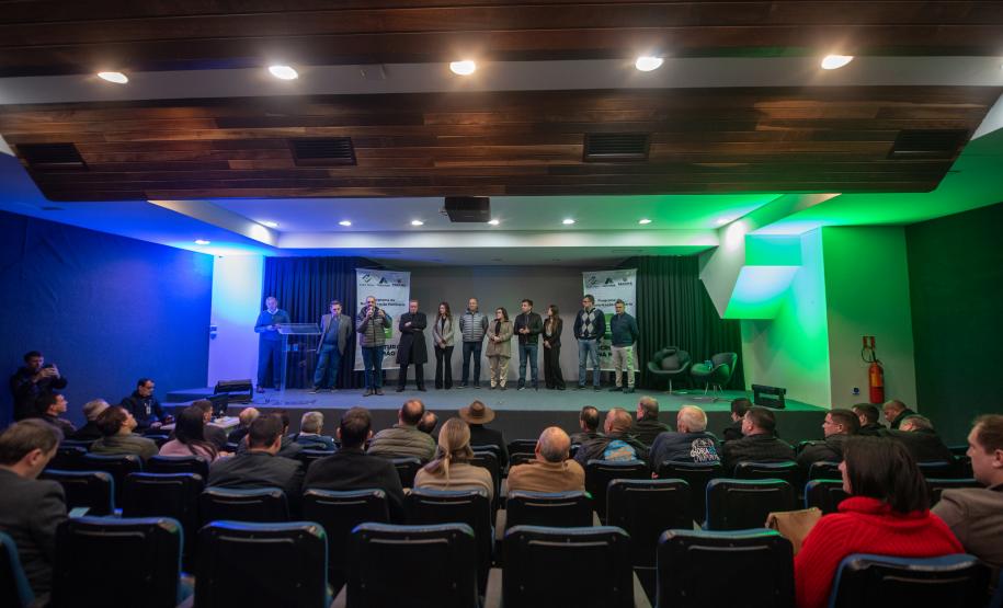 Estado apresenta programa Escritura na Mão para associações de municípios do Litoral e RMC