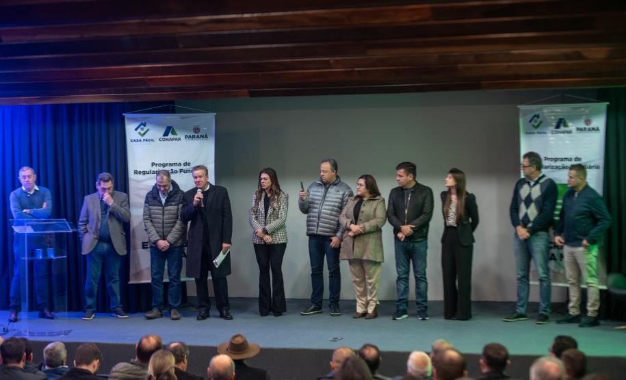 Estado apresenta programa Escritura na Mão para associações de municípios do Litoral e RMC