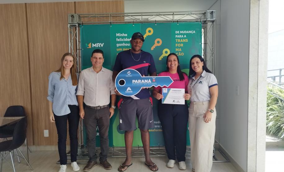 Com recursos do Estado, 80 famílias de Arapongas conquistam moradia própria