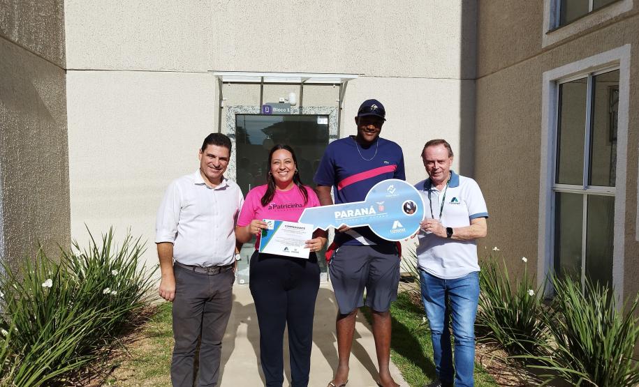 Com recursos do Estado, 80 famílias de Arapongas conquistam moradia própria