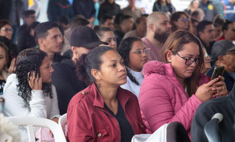 Casa Fácil Paraná: com apoio do Estado, famílias de Cascavel recebem chaves