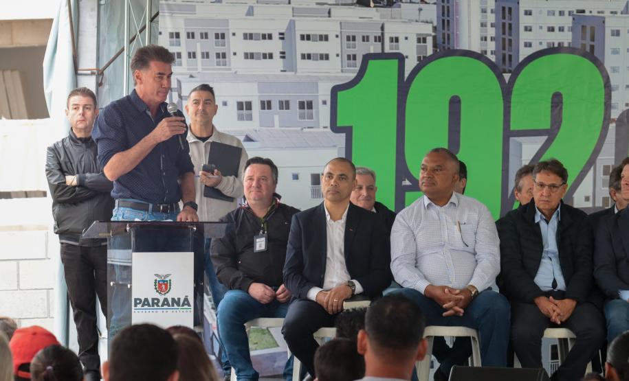 Casa Fácil Paraná: com apoio do Estado, famílias de Cascavel recebem chaves