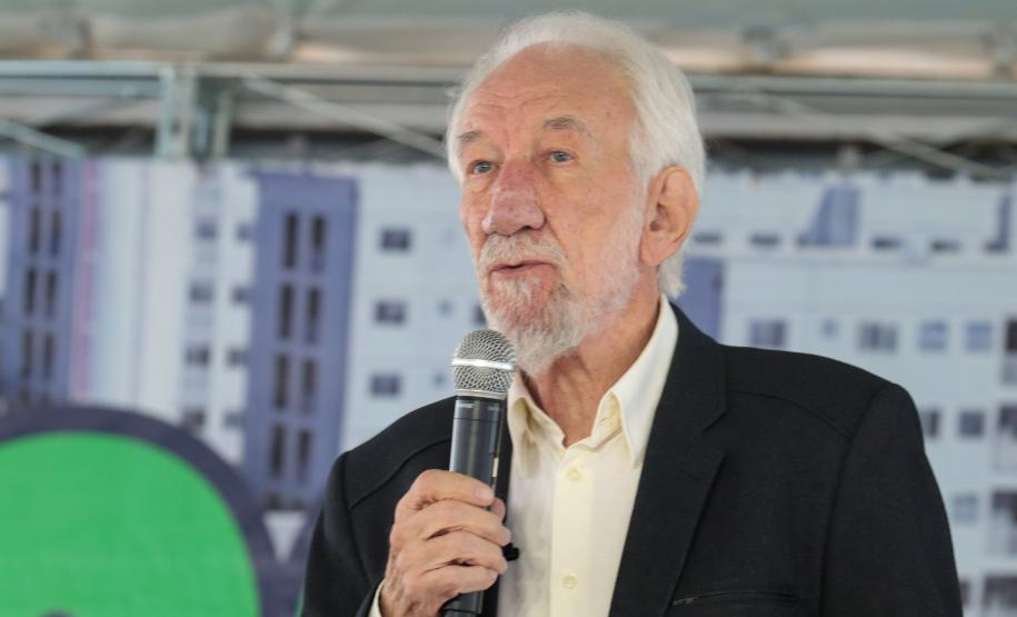 Casa Fácil Paraná: com apoio do Estado, famílias de Cascavel recebem chaves