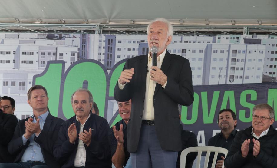 Casa Fácil Paraná: com apoio do Estado, famílias de Cascavel recebem chaves