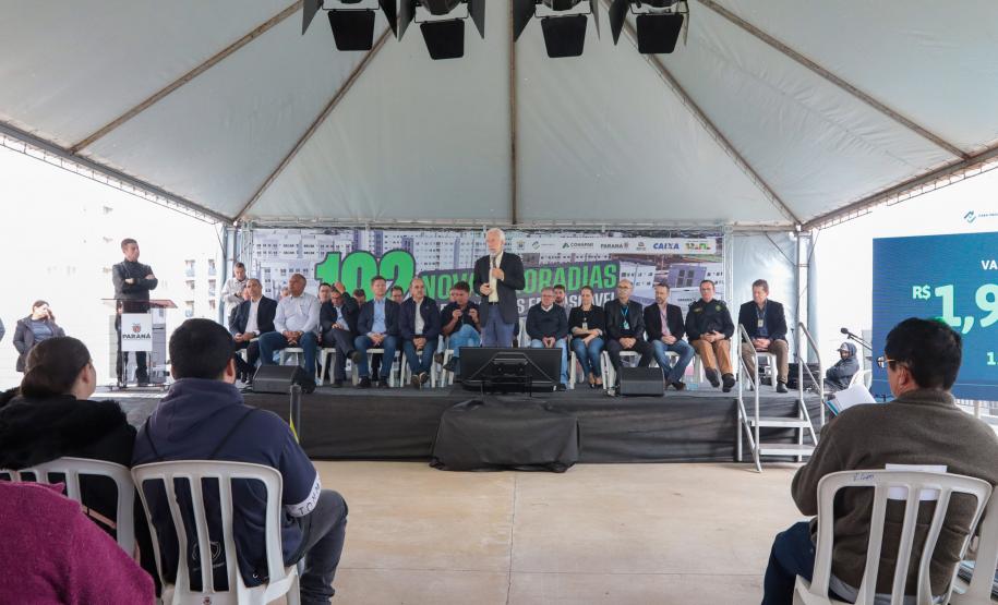 Casa Fácil Paraná: com apoio do Estado, famílias de Cascavel recebem chaves