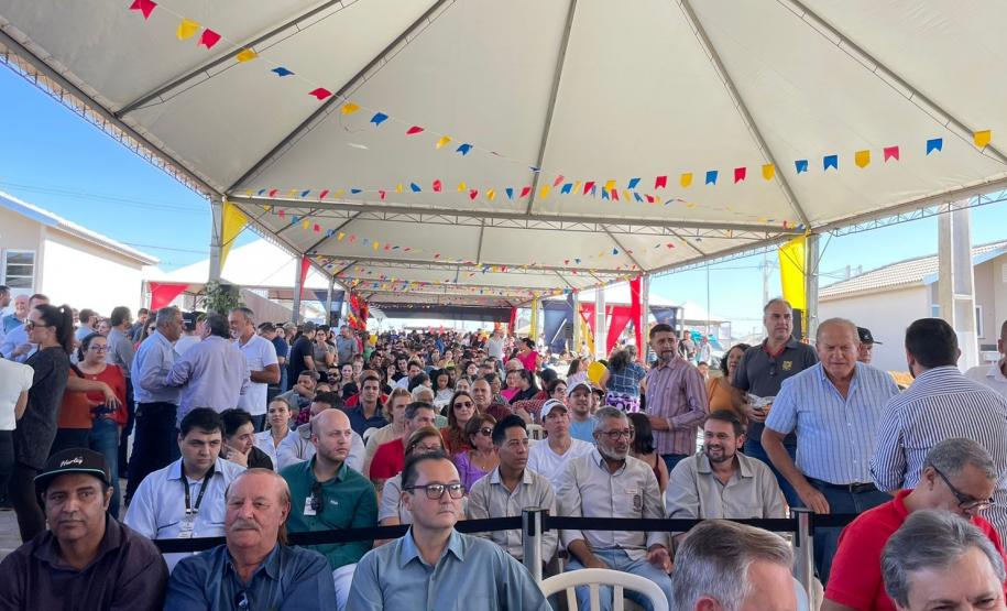 Governador inaugura bairro planejado e anuncia R$ 106 milhões da Sanepar em Cianorte