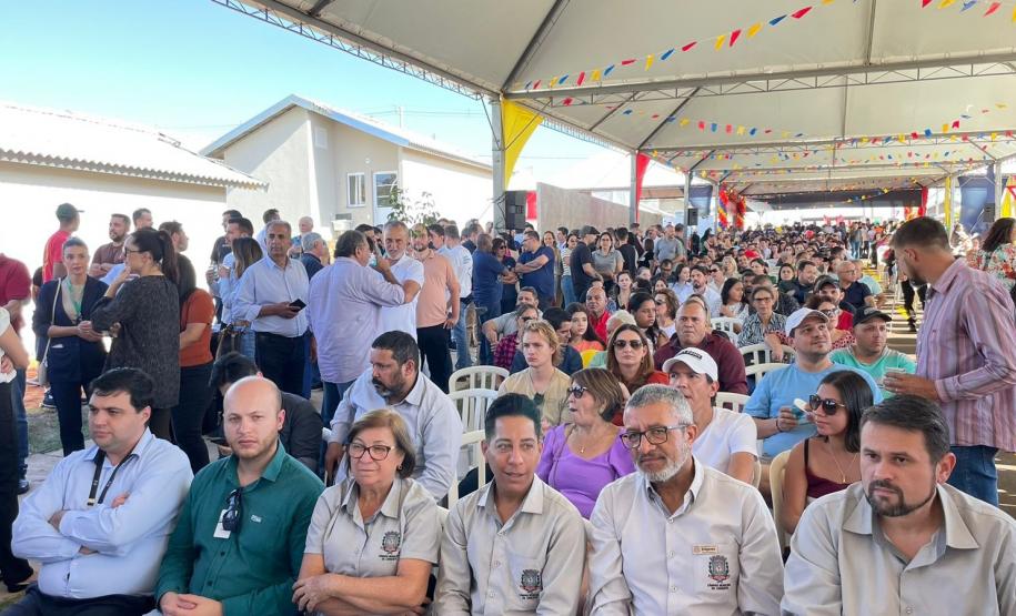 Governador inaugura bairro planejado e anuncia R$ 106 milhões da Sanepar em Cianorte