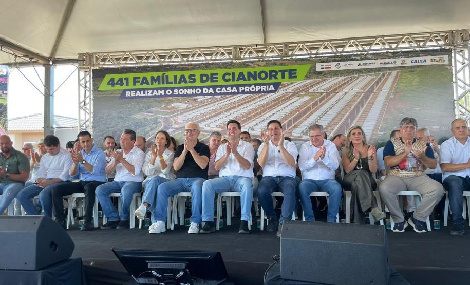 Governador inaugura bairro planejado e anuncia R$ 106 milhões da Sanepar em Cianorte