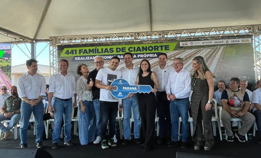 Governador inaugura bairro planejado e anuncia R$ 106 milhões da Sanepar em Cianorte
