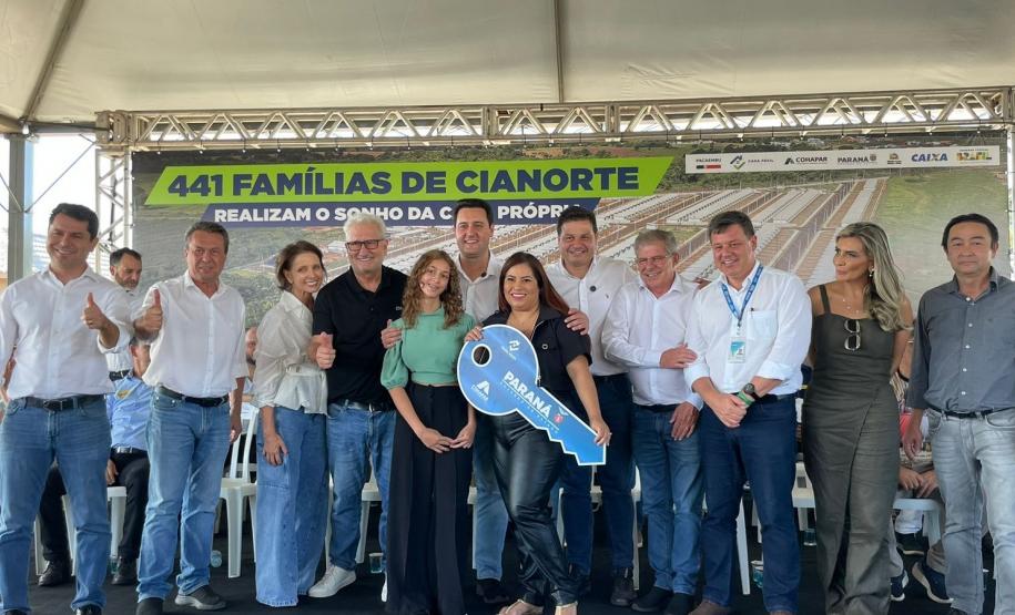 Governador inaugura bairro planejado e anuncia R$ 106 milhões da Sanepar em Cianorte
