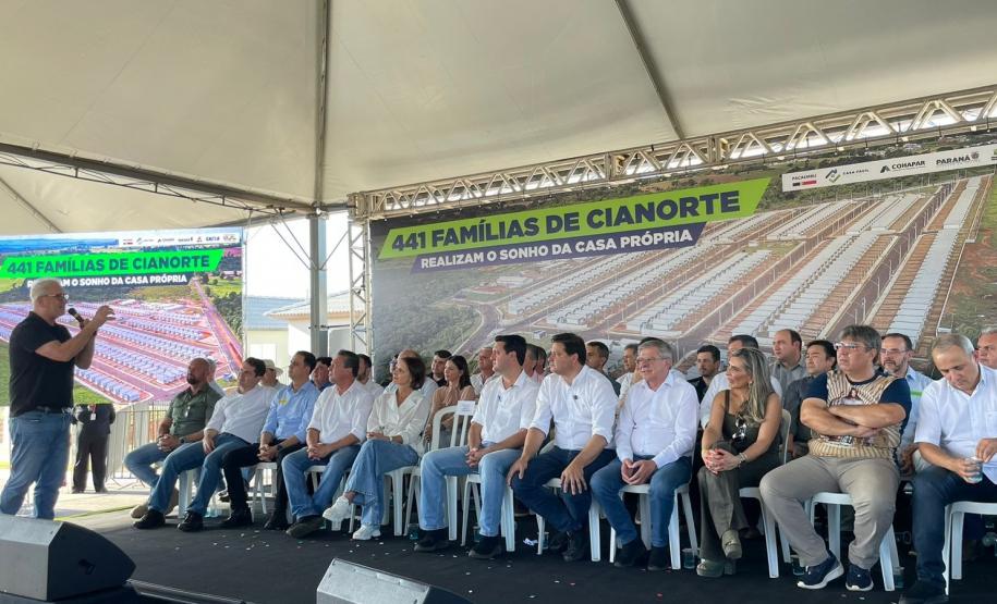 Governador inaugura bairro planejado e anuncia R$ 106 milhões da Sanepar em Cianorte