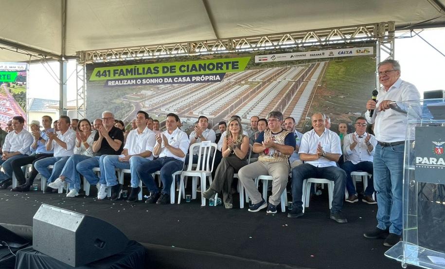 Governador inaugura bairro planejado e anuncia R$ 106 milhões da Sanepar em Cianorte