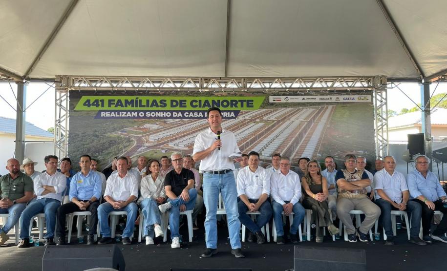 Governador inaugura bairro planejado e anuncia R$ 106 milhões da Sanepar em Cianorte