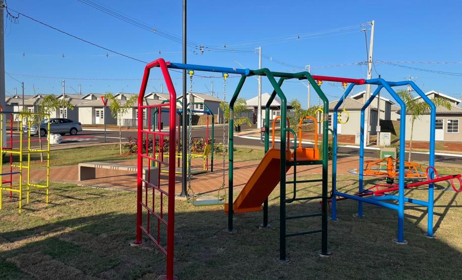 Governador inaugura bairro planejado e anuncia R$ 106 milhões da Sanepar em Cianorte