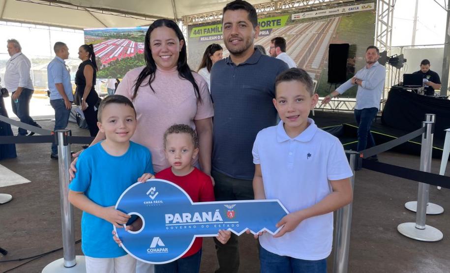 Governador inaugura bairro planejado e anuncia R$ 106 milhões da Sanepar em Cianorte