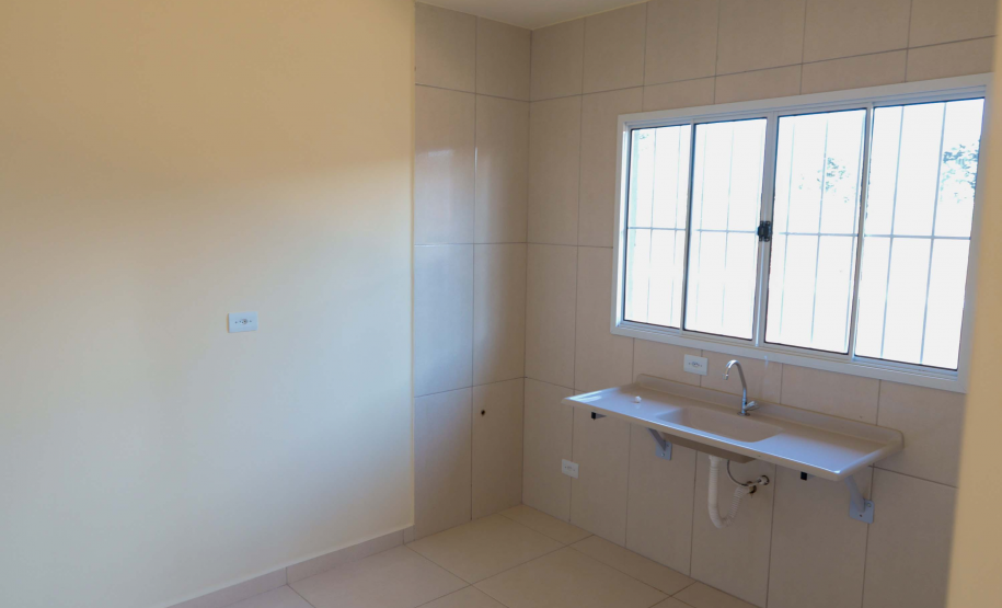 Com apoio do Estado, chaves da casa própria são entregues a famílias de Japurá