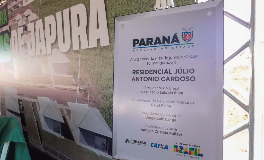 Com apoio do Estado, chaves da casa própria são entregues a famílias de Japurá