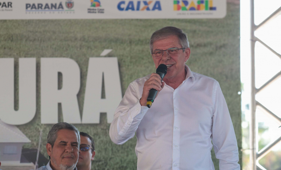 Com apoio do Estado, chaves da casa própria são entregues a famílias de Japurá