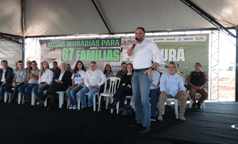 Com apoio do Estado, chaves da casa própria são entregues a famílias de Japurá