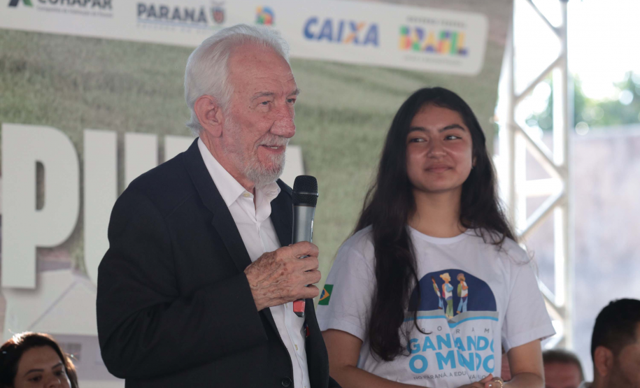 Com apoio do Estado, chaves da casa própria são entregues a famílias de Japurá