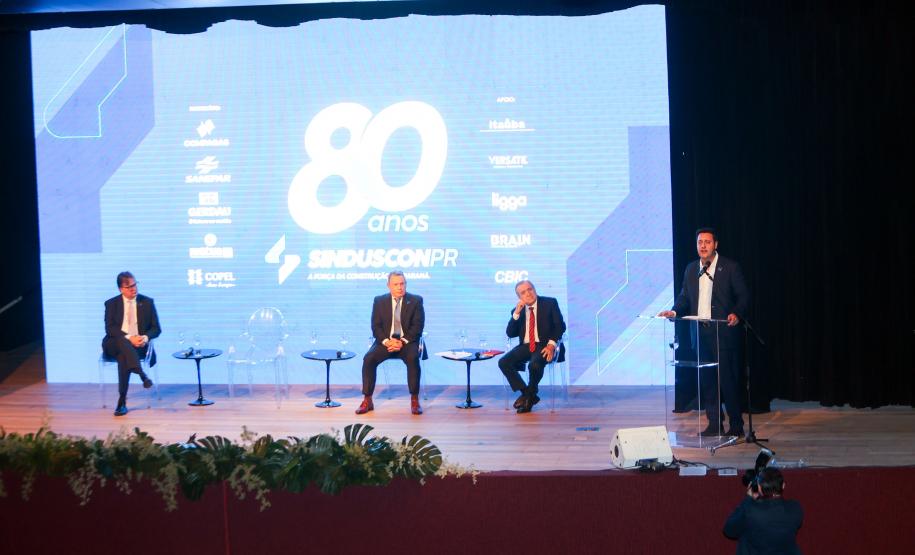 Governador ressalta parceria entre Estado e construção civil no desenvolvimento do Paraná