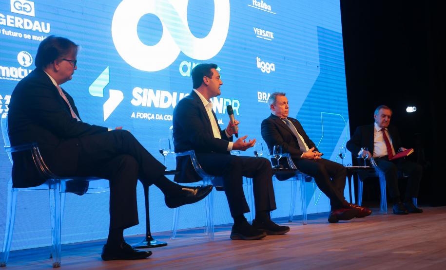 Governador ressalta parceria entre Estado e construção civil no desenvolvimento do Paraná