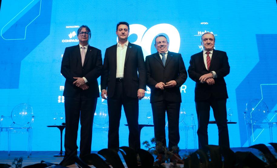 Governador ressalta parceria entre Estado e construção civil no desenvolvimento do Paraná