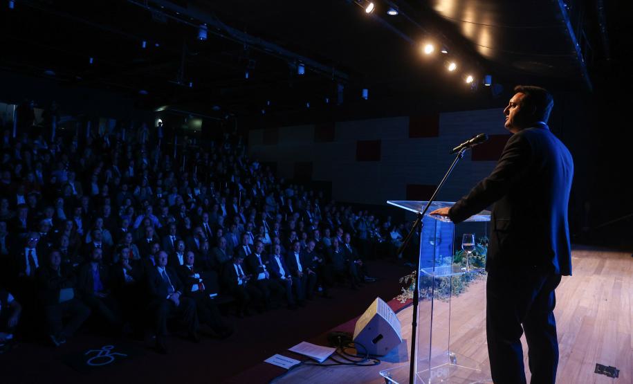 Governador ressalta parceria entre Estado e construção civil no desenvolvimento do Paraná