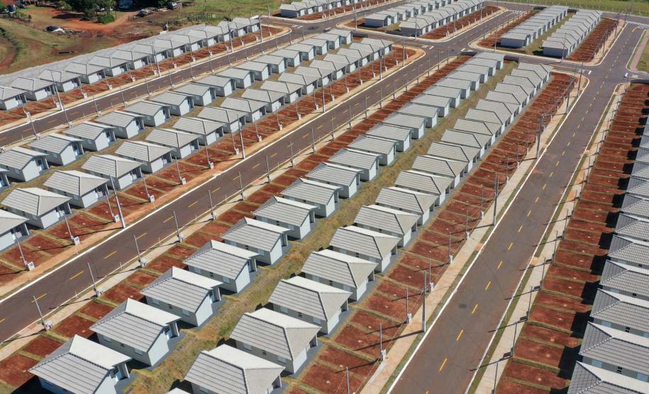 Governador inaugura bairro planejado e anuncia R$ 106 milhões da Sanepar em Cianorte