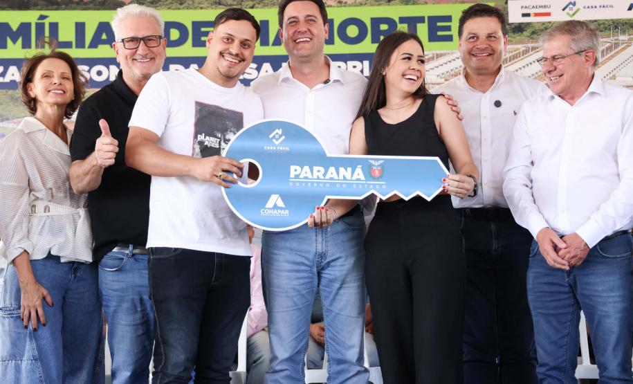 Governador inaugura bairro planejado e anuncia R$ 106 milhões da Sanepar em Cianorte