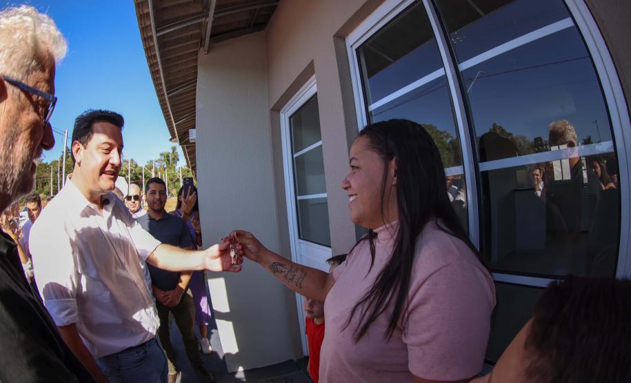 Governador inaugura bairro planejado e anuncia R$ 106 milhões da Sanepar em Cianorte