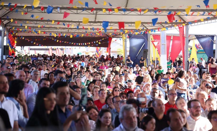 Governador inaugura bairro planejado e anuncia R$ 106 milhões da Sanepar em Cianorte