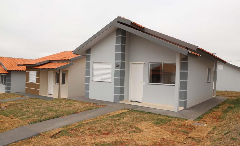 Darci Piana entrega residencial com 120 casas a famílias de Nova Londrina