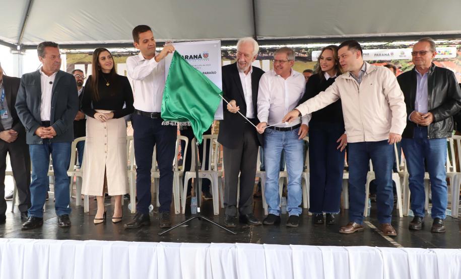 Darci Piana entrega residencial com 120 casas a famílias de Nova Londrina