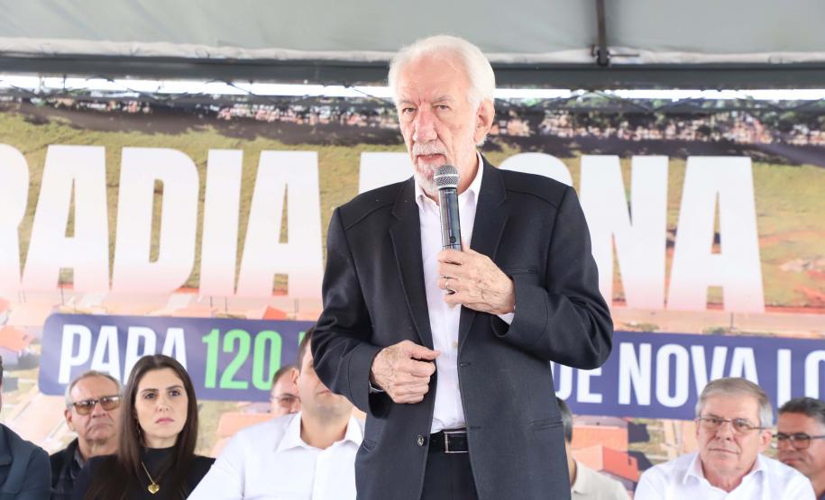 Darci Piana entrega residencial com 120 casas a famílias de Nova Londrina