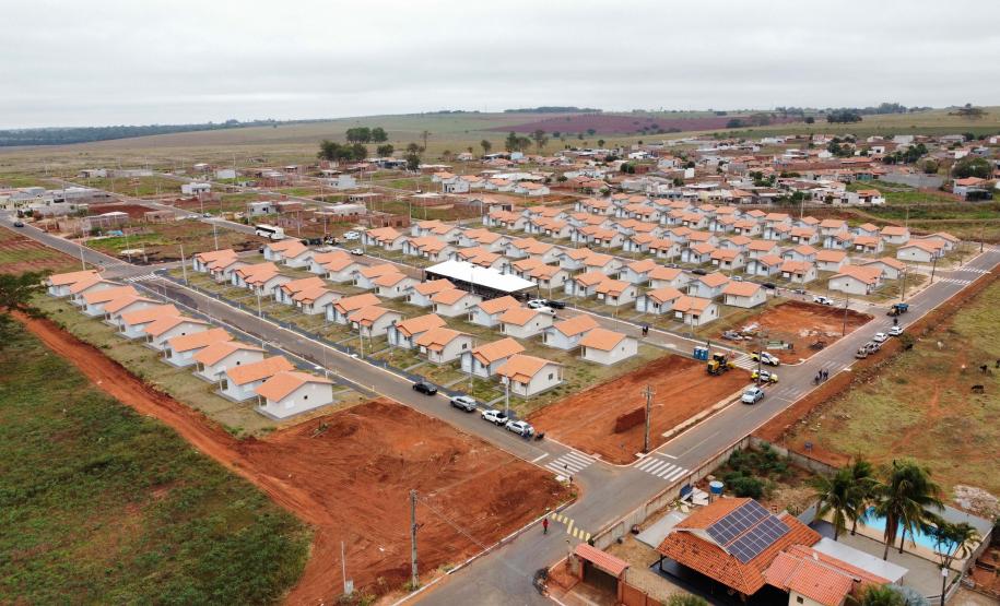 Darci Piana entrega residencial com 120 casas a famílias de Nova Londrina