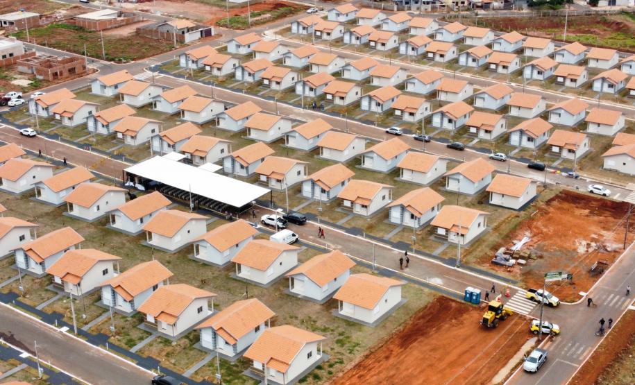 Darci Piana entrega residencial com 120 casas a famílias de Nova Londrina