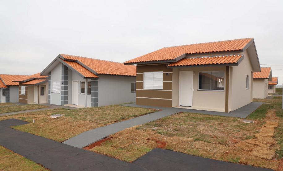 Darci Piana entrega residencial com 120 casas a famílias de Nova Londrina