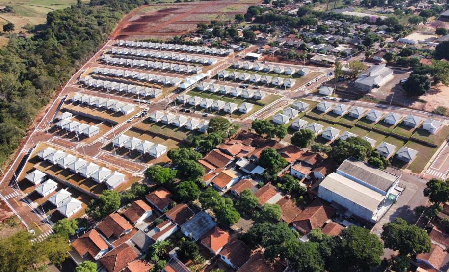 Com o Casa Fácil Paraná, 143 famílias de Paraíso do Norte conquistam moradia própria