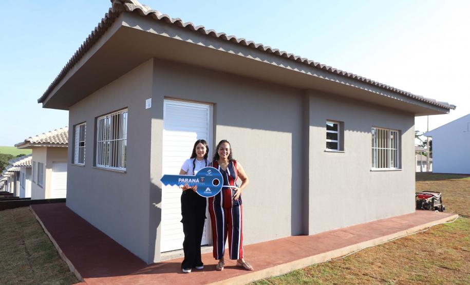 Com o Casa Fácil Paraná, 143 famílias de Paraíso do Norte conquistam moradia própria