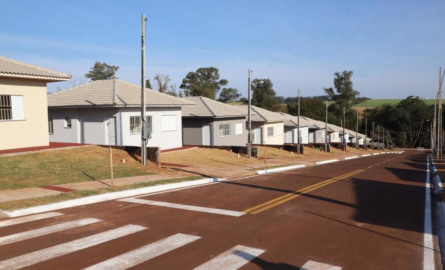 Com o Casa Fácil Paraná, 143 famílias de Paraíso do Norte conquistam moradia própria