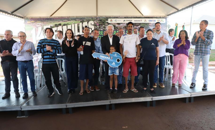Com o Casa Fácil Paraná, 143 famílias de Paraíso do Norte conquistam moradia própria
