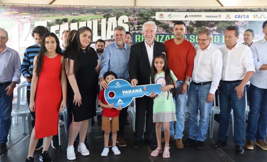 Com o Casa Fácil Paraná, 143 famílias de Paraíso do Norte conquistam moradia própria