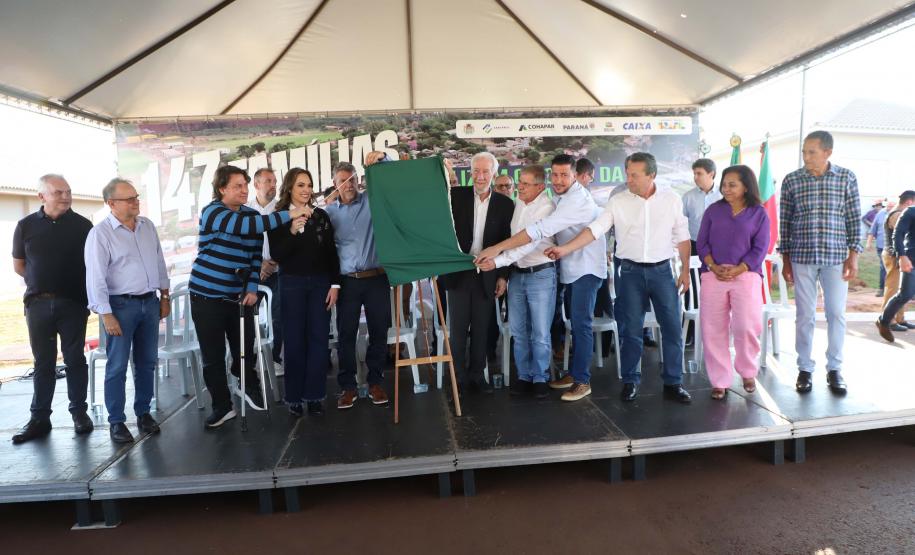 Com o Casa Fácil Paraná, 143 famílias de Paraíso do Norte conquistam moradia própria