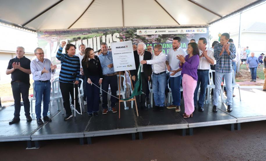 Com o Casa Fácil Paraná, 143 famílias de Paraíso do Norte conquistam moradia própria