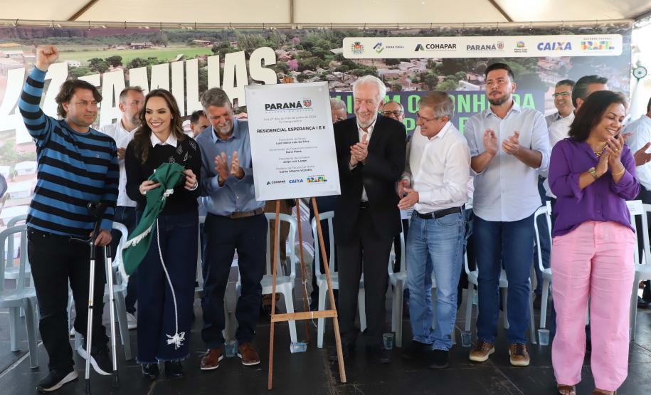 Com o Casa Fácil Paraná, 143 famílias de Paraíso do Norte conquistam moradia própria