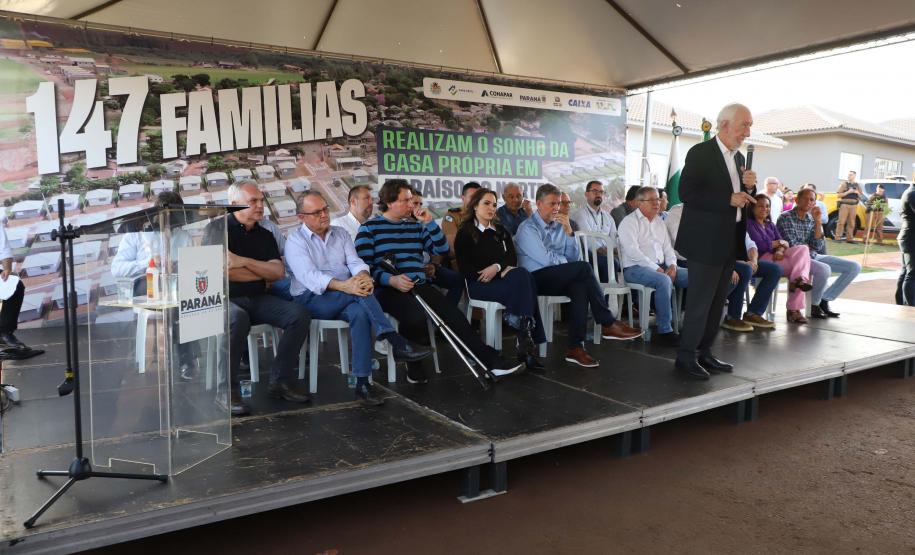 Com o Casa Fácil Paraná, 143 famílias de Paraíso do Norte conquistam moradia própria